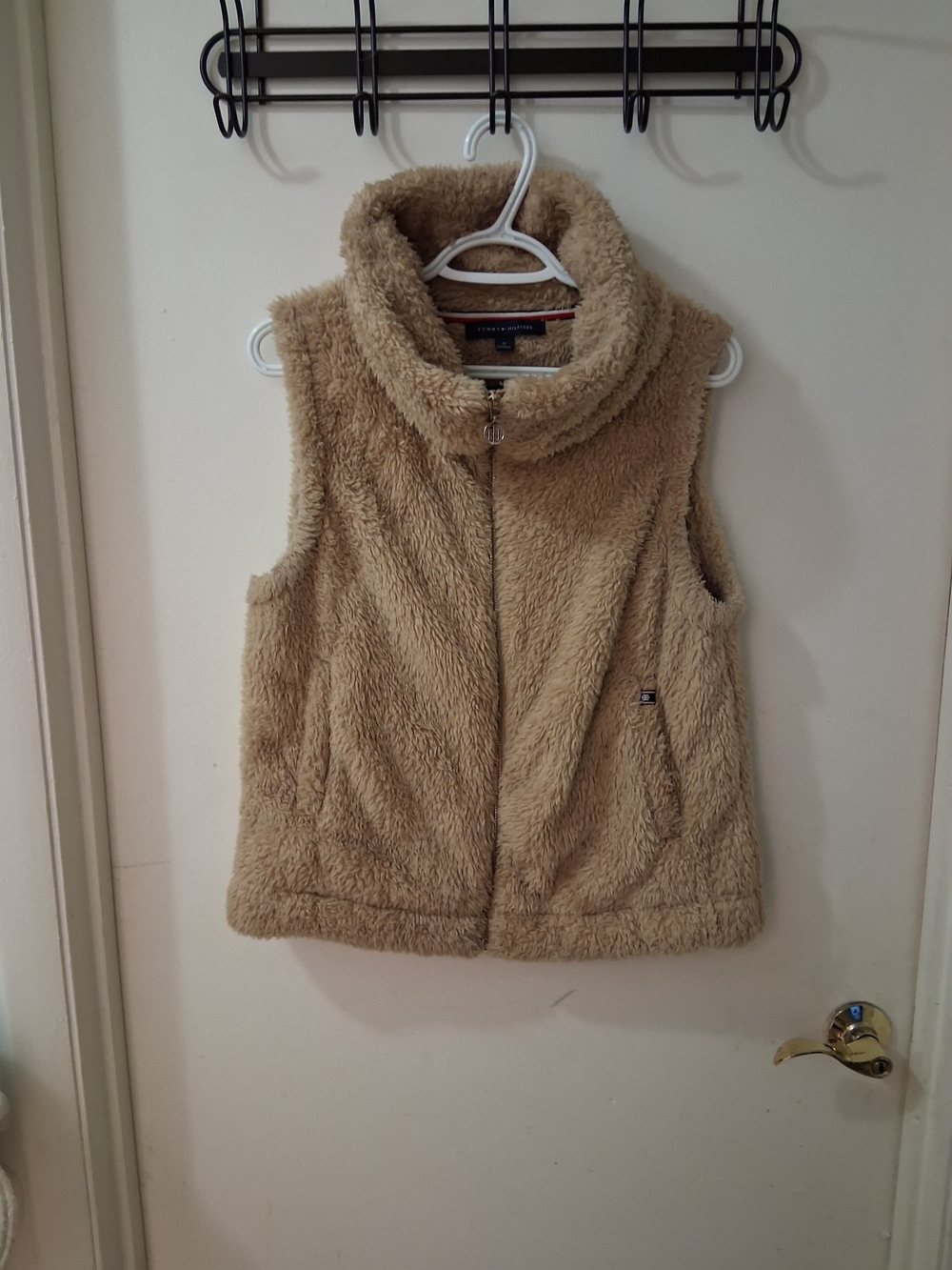 Tommy Hilfiger Womens Faux Fur Teddy Fleece Vest Beige Full Zip Cozy Soft - Picture 1 of 6